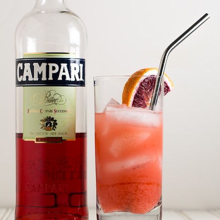 Campari in The Chestnut Cup Tipsy Tuesday, Gin Lemon, Cocktails To Try, Cocktail Ideas, Cocktail Drinks Recipes, Alcohol Drink Recipes, Blood Orange, Fresh Lemon Juice, Cocktail Hour