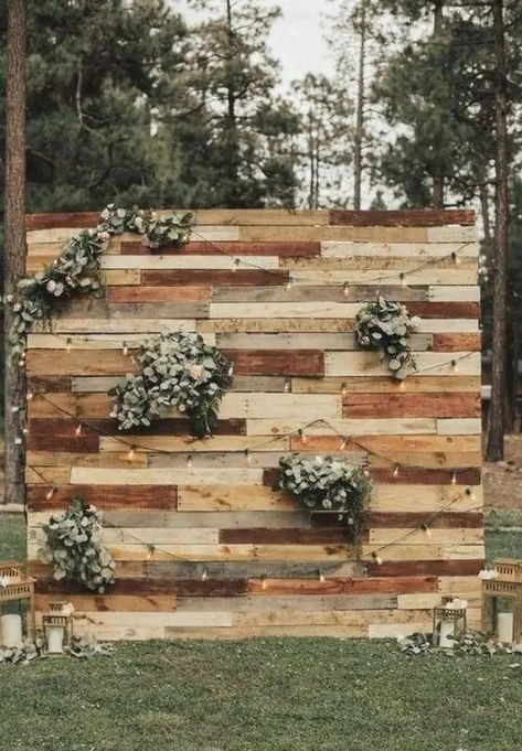 35+ Awesome DIY Pallet Background Ideas for Baby Showers and More - HubPages Wood Pallet Wedding Ideas, Pallet Wedding Ideas, Pallet Wedding Decor, Wedding Backdrop Ideas, Pallet Backdrop, Bridal Backdrops, Pallet Wedding, Wood Backdrop, Wedding Ceremony Backdrop