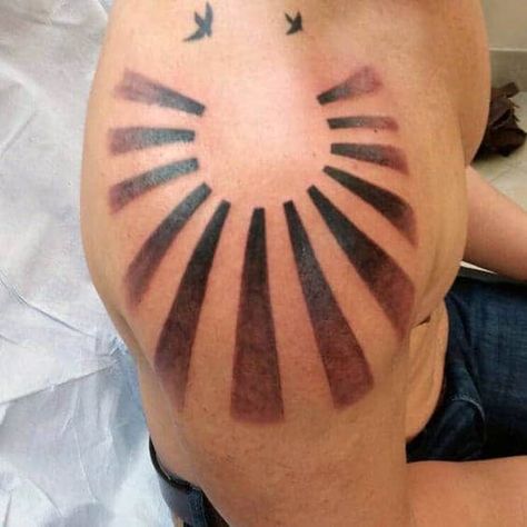 Rising Sun Tattoo, Japanese Sun Tattoo, Sun Rays Tattoo, Rising Sun Tattoos, Twilight Tattoos, Shoulder Cap Tattoo, Japanese Sun, Ray Tattoo, Sun Tattoo Designs