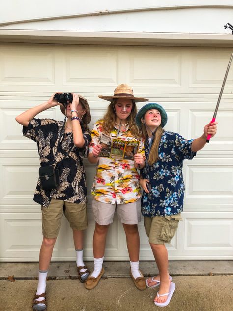 Tacky Hawaiian Outfit, Tourists Halloween Costume, Camping Party Outfit, Cute Tacky Tourist Outfit, American Tourist Costume, Dads On Vacation Halloween Costume, Tourists Outfits Spirit Week, Funny Hawaiian Costume, Wacky Tourist Outfit