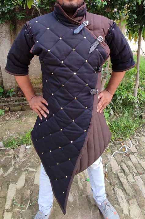 Gambeson Pattern, Concept Costume, Padded Armor, Larp Clothing, Medieval Gambeson, Fancy Clothing, Costume Armour, Armadura Medieval, Shoulder Armor