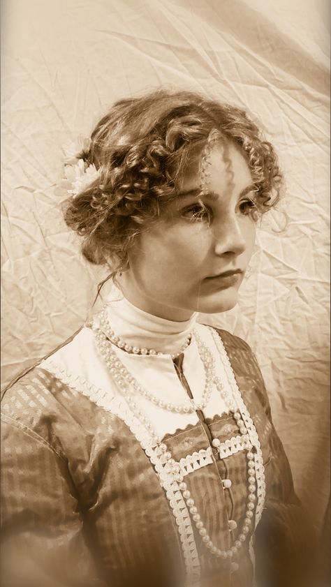 Vintage, Victorian, curly hair, girl, pretty, beautiful, old, photo, photographs, teen Victorian Woman Hairstyle, Victorian Curly Hairstyles, Short Victorian Hair, 1800s Hairstyles Victorian, Victorian Hairstyles For Short Hair, 1890s Hairstyles, Old Curly Hairstyles, Victorian Hair Styles, Ms Lovett