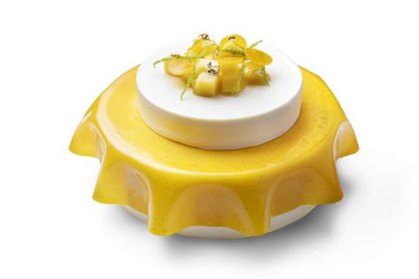 Lemon Entremet, Mango Entremet, Desserts Restaurant, Entremet Recipe, Mango Desserts, Fine Dining Desserts, Dessert Restaurants, Fruit Pastries, Pastry Design