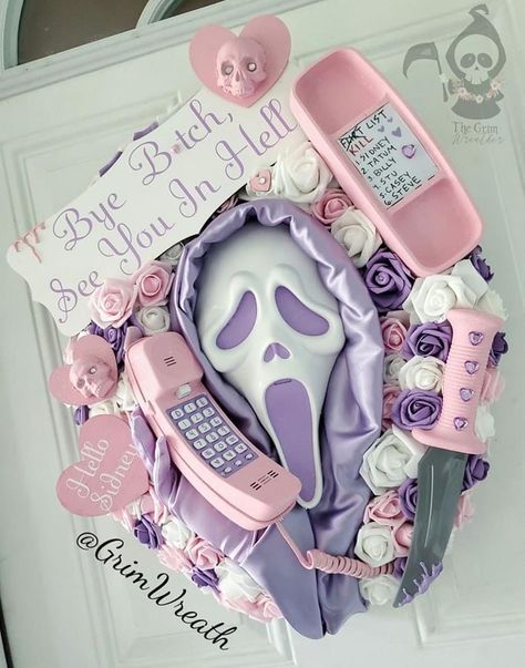 Pink Halloween Decor, Halloween Costumes 2022, Pastel Halloween, Door Signs Diy, Creepy Christmas, Adornos Halloween, Easy Halloween Crafts, Halloween Crafts Decorations, Horror Themes