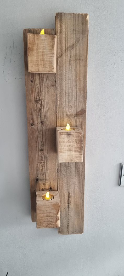 Pallet Wall Decor, Diy Wood Pallet Projects, Wooden Pallet Furniture, Wood Projects That Sell, Rustic Wall Sconces, Wood Shop Projects, Easy Wood Projects, Reclaimed Pallet Wood, Wood Pallet Projects