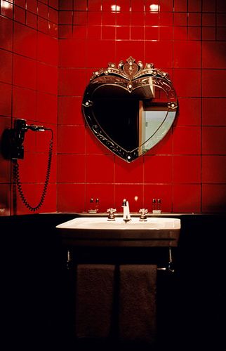 Chambre Inspo, Heart Mirror, Red Tiles, Mirror On The Wall, Red Rooms, A Mirror, Dream House Decor, Red Aesthetic, New Wall