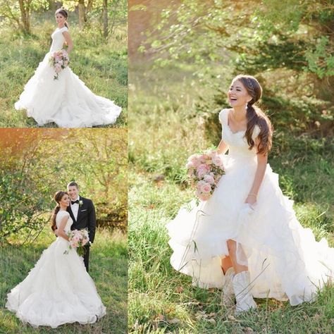 Organza Wedding, Country Wedding Dresses, Modest Wedding, Cow Girl, Modest Wedding Dresses, Lace Wedding Dress, Cheap Wedding, Make Color, Tier Skirt