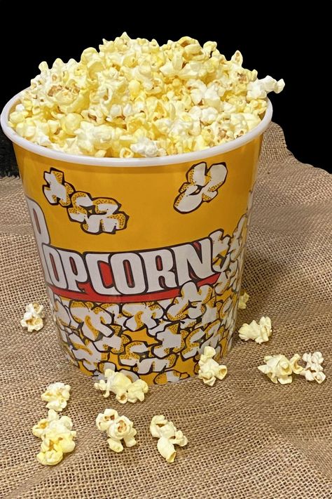 Finally, a movie theater popcorn recipe that delivers popcorn equal to what you get at the movies. The secret is in the ingredients! Cinnamon Sugar Popcorn, Sugar Popcorn, Movie Theater Snacks, Theater Popcorn, Movie Theater Popcorn, Sweet Popcorn, Movie Popcorn, Movie Snacks, Cereal Bars