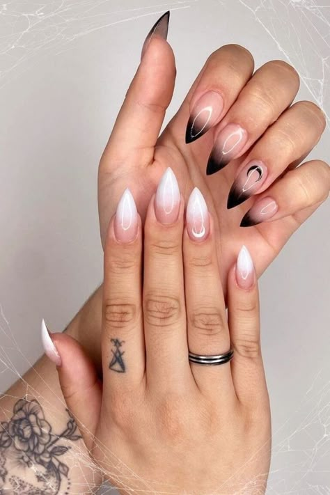 Black And White Moon Stiletto Nails Goth Spring, White Stiletto Nails, Nails Goth, Acrylic Nails Stiletto, Stilleto Nails Designs, Stiletto Nails Short, Witchy Nails, Moon Nails, Gothic Nails