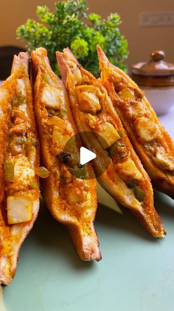 Mysterious Fooding on Instagram: "Try This Sandwich😋  #sandwich #paneersandwich #mysteriousfooding" Panner Sandwich Video, Veg Sandwich Recipes Indian, Indian Sandwich Recipes, Sandwich Recipes Vegetarian Indian, Veg Food Recipes, Veg Sandwiches, Breakfast Recipes Indian Veg, Paneer Sandwich Recipe, Sandwich Recipes Indian