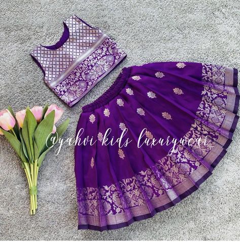 Kids Pattu Langa Designs, Kids Saree, Traditional Baby Dresses, Fancy Dress Patterns, Langa Blouse, Pattu Dress, Pattu Langa, Cotton Frocks For Kids, Kids Party Wear Dresses