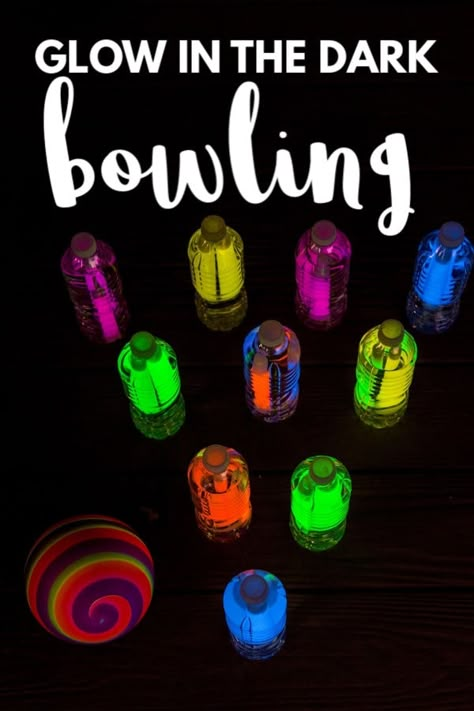 Make your own glow in the dark bowling game using glow sticks and water bottles! Super fun for summer, but also great as an indoor game. #glowinthedark #bowling #summeractivities #kidscrafts #craftsbyamanda Glow In Dark Balloons, Fun Glow In The Dark Games, Glow Day Classroom Games, Ideas For Glow In The Dark Parties, Neon Preschool Activities, Glow In The Dark Game Ideas, Glow In The Dark Ring Toss, Glow In Dark Games, Glow Run Ideas