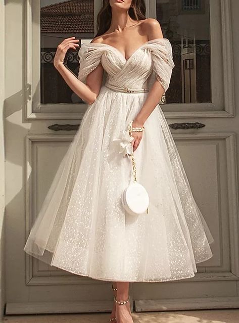 Wedding Afterparty, Short Bridal Gown, Boho Wedding Dresses, Photoshoot Engagement, Cheap Gowns, Tea Length Wedding, Hen Night, Sweetheart Wedding Dress, Wedding Boho