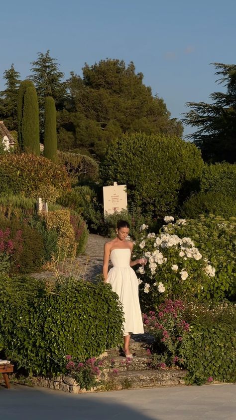 ☼ Danielle Copperman Sersoub ☾ | Some kind of wonderful 🤍 | Instagram White Garden Dress, Dress Picture Poses, Honeymoon France, Danielle Copperman, Vacation Photoshoot, Some Kind Of Wonderful, Garden Photoshoot, High Class Fashion, Italy Honeymoon