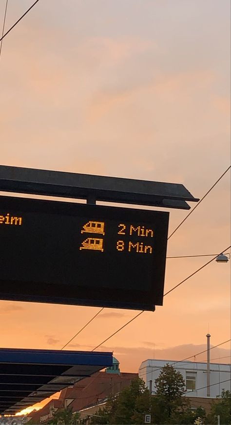 Train Commute Aesthetic, Morning Commute Aesthetic, Commuting Aesthetic, Aesthetic Train Photos, Simple Lifestyle Aesthetic, Fall Semester Aesthetic, Commute Aesthetic, Romanticizing University, Summer Job Aesthetic