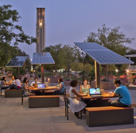 Solar Charging Station, University Of California Riverside, Arsitektur Art Deco, Outdoor Learning Spaces, Campus Design, Solar Power Diy, Outdoor Office, Urban Furniture, Outdoor Learning