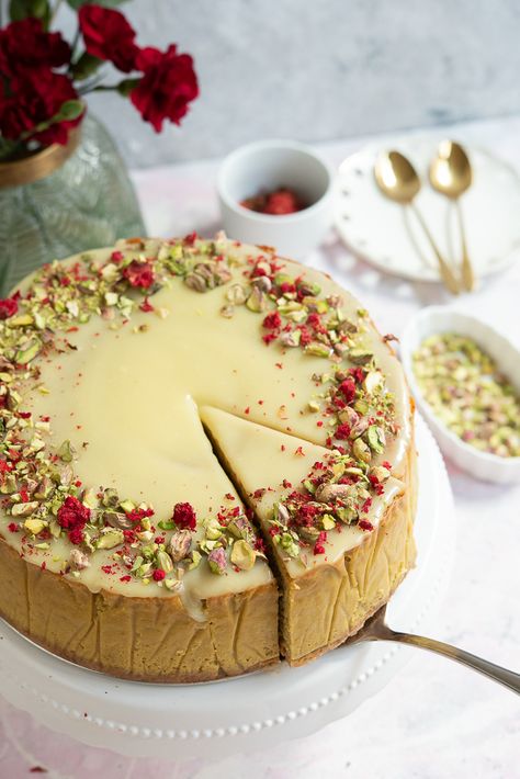 Pistachio Cheesecake, Lemon Cheesecake Recipes, Gourmet Cakes, Delicious Cake Recipes, Crazy Cakes, Cream Desserts, Culinary Recipes, Sweet Cakes, Cookie Desserts