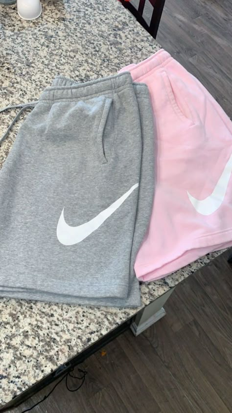 Celana Boxer, Looks Adidas, Cute Sweatpants, Cute Nike Outfits, Populaire Outfits, Cute Lazy Outfits, Lazy Outfits, Ținută Casual, Modieuze Outfits