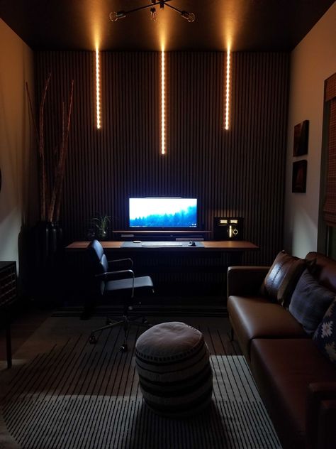 Music Room Office, Studio Room Design, Chill Spot, Home Recording Studio Setup, Home Music Rooms, Editing Suite, Modern Home Offices, Desk Setups, Home Studio Setup