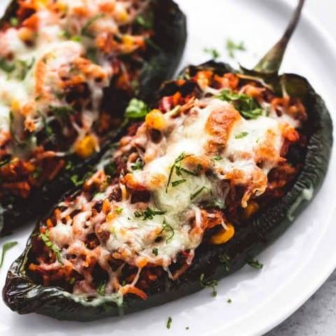 Southwest Stuffed Poblano Peppers - Creme De La Crumb Stuffed Peppers Crockpot, Stuffed Peppers Skillet, Poblano Recipes, Pepper Recipes Healthy, Poblano Peppers Recipes, Ground Beef And Rice, Easy Stuffed Peppers, Stuffed Peppers Healthy, Poblano Peppers