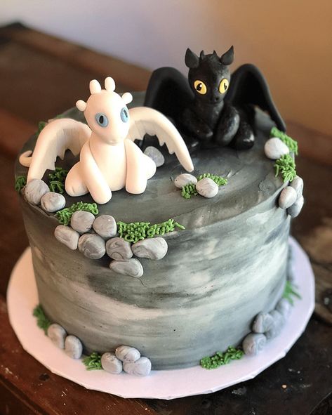 Dragon Birthday Cake Ideas Images (Pictures) Dragon Cake Design, Toothless Cake, Dragon Birthday Cakes, Dragon Cakes, Marvel Cake, Chocolate Cake Designs, Dragon Cake, Baker Cake, Cake Designs Images