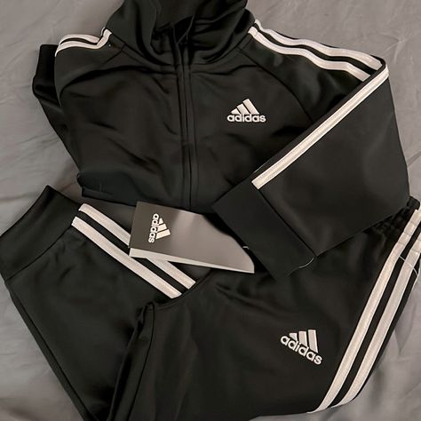 New Adidas Track Suit Pants And Jacket Nike Jogging Suits, Town Outfits, Adidas Set, Boy Activewear, Modesty Outfits, Adidas Tracksuit, Adidas Track Suit, Boys Graphic Tee, Jogging Suit