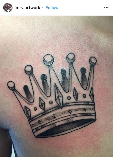 Guys Neck Tattoo, Tattoos For Guys Neck, Tattoo Design Hand, Crown Tattoo Men, King Crown Tattoo, Small Crown Tattoo, Crown Tattoos For Women, Satanic Tattoos, Health Tattoo