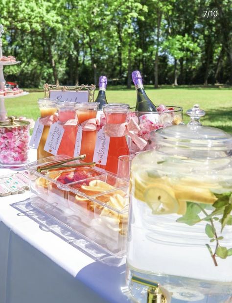 Memorial Day Party Ideas, Slim Fridge, Lauren Norris, Graduation Tea, Grad Party Food, Pink Graduation Party, Grad Party Theme, Graduation Brunch, Floral Graduation Party