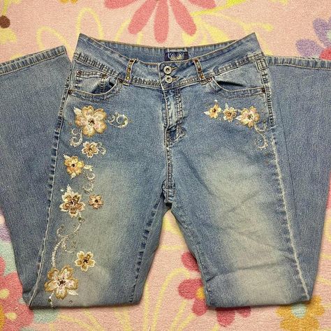 Y2k embellished Angels jeans!! Super cute flower... - Depop Y2k Embroidered Jeans, Embroidered Flare Jeans, Jeans Embroidery Aesthetic, Embroidered Pants Diy, Y2k Embroidery Designs, Pants Embroidery Ideas, Embroidery Designs Jeans, Embroidery Designs On Jeans, Jeans Embroidery Ideas