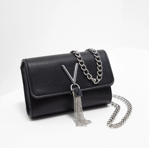 Valentino Crossbody Bag, Valentino Crossbody, Luxury Pieces, Mario Valentino, Valentino Bags, Accessories Collection, Small Purse, Chain Shoulder Bag, Bago