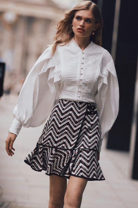 Peplum Skirt Outfits, Bohemian Prints, Geometric Prints, Peplum Skirt, Autumn Clothes, Autumn Outfits, Peplum Hem, Outfit Goals, Karen Millen