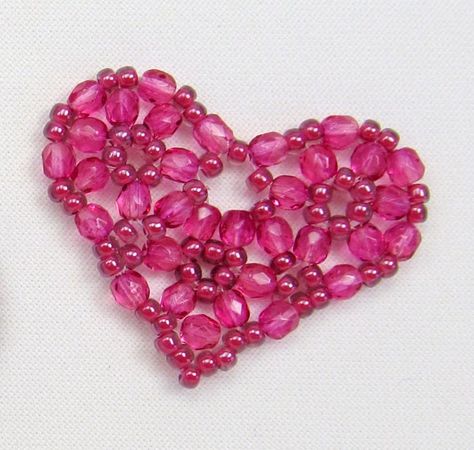 Free Bead Patterns and Ideas : Pretty Beaded Heart Pattern Seed Bead Heart, Free Bead Patterns, Bead Heart, Beaded Heart, Beading Patterns Free, Seed Bead Patterns, Bead Weaving Patterns, Necklace Patterns, Seed Bead Tutorial