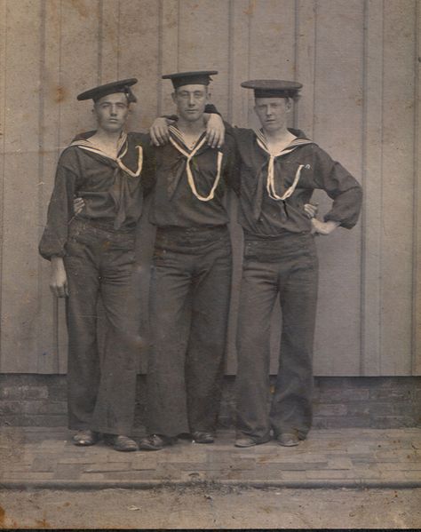 sailorgil:    ” Three Young Sailors “   ….  Circa 1917 Naval Uniform, Go Navy, Navy Chief, Vintage Sailor, The Great, Sailor Suit, Manama, Men In Uniform, Vintage Portraits