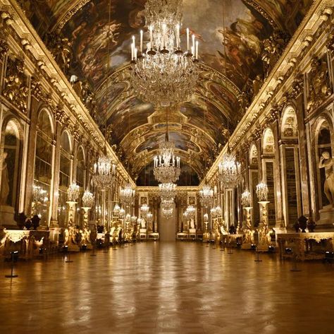 Versailles Hall Of Mirrors, Versailles France, Chateau Versailles, Royal Party, Castle Aesthetic, Hall Of Mirrors, Castles Interior, French History, Palace Of Versailles