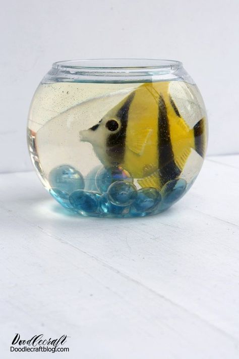 Fish Bowl Centerpiece Wedding, Fishbowl Centerpiece, Animal Themed Party, Wall Aquarium, Resin Pens, Pet Diy, Fish Tank Stand, Diy Fish Tank, Fish Bowls