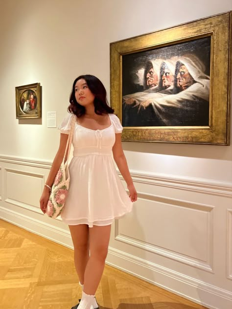 Museum Fits Summer, Summer Museum Outfit, Photoshoot Museum, Museum Fits, Museum Date Outfit, Outfit Ideas Midsize, Museum Photoshoot, Soft Feminine Outfits, Midsize Outfits