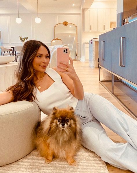 Marianna Hewitt Home, Mariana Hewitt, Marianna Hewitt Style, Favorite Coworker, Shortalls Outfit, Marianna Hewitt, Create Content, Photo Editing Apps, Summer Fridays