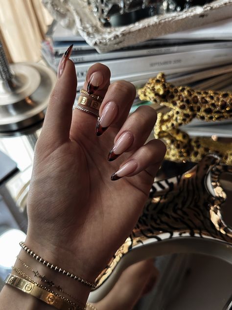 Tortoise French Tip Nails Almond, French Color Nails Design, Red French Tip Nails Black Women, Aesthetic Nails 2024, Cheetah Print French Tips, Cheetah Tip Nails, Cheetah French Tip Nails, Cheetah Print French Tip Nails, Nails Inspiration French