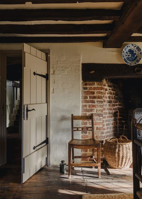 Ducks, dogs, draughts: the reality of Mrs Trufflepig’s romantic restoration British Cottage Interior, Modern Country Living, English Cottage Interiors, Country Cottage Interiors, English Farmhouse, Old Bathroom, Cottage Living Rooms, Cottage Interior, Old Cottage