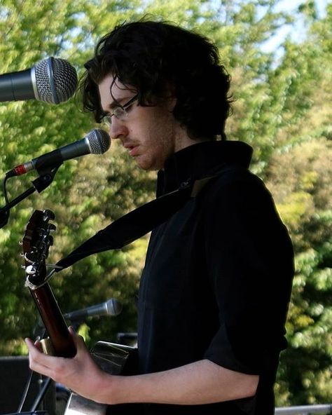 Young Hozier 😁#tbt Soul Festival May 2013📷 CHeneghan Photography #hozier #andrewhozierbyrne #ホージア Young Hozier, Bog Man, Take Me To Church, Hozier, Irish Men, April 25, Most Beautiful Man, Instagram Repost, Role Models