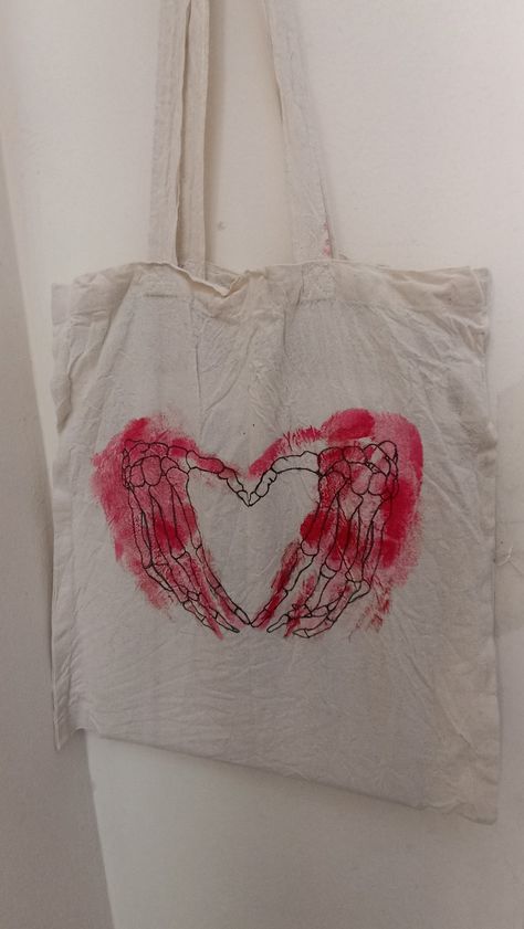 Cute Totebag Painting, Toat Bags Design Diy, Painted Totebag Ideas, Toat Bags Design Paint, Totes Painting Ideas, Paint On Tote Bag Ideas, Desain Tote Bag Simple, School Bag Painting Ideas, Totebag Painting Ideas Simple