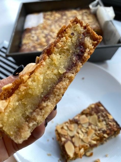 Bakewell Bars, Passover Meal, Sugar Free Jam, Bakewell Tart, Popular Desserts, Passover Recipes, Baking Tins, Oat Flour, Raspberry Jam