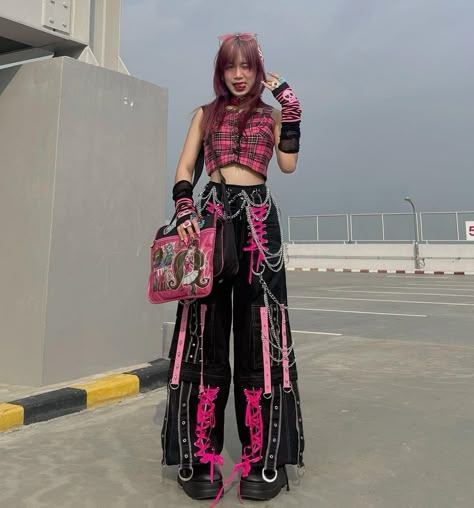 Punk Rave Outfits, Pink Punk Outfits, Pink Alternative Fashion, Pink Punk, Rave Fashion, Outfit Layout, Futuristic Fashion, Punk Outfits, Alt Fashion