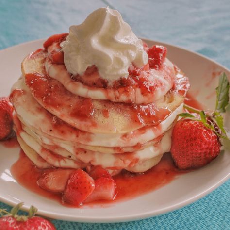 Strawberries and Cream Pancakes Griddle Cooking Recipes, Cream Pancakes, Blackstone Recipes, Snack Wrap, Griddle Recipes, Griddle Cooking, Pure Vanilla, Easy Strawberry, All Purpose Flour