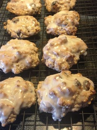 Raisin Biscuits Recipe, Cinnamon Raisin Biscuits, Bisquick Recipes Breakfast, Raisin Biscuits, Bisquick Biscuits, Cinnamon Biscuits, Bisquick Recipes, Biscuit Bread, Breakfast Sweets