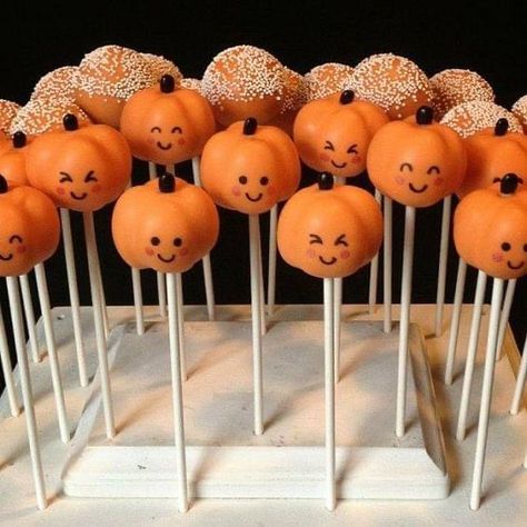 Cute Ghost Pumpkin, Pumpkin Cake Pops, Pasteles Halloween, Halloween Sleepover, Postres Halloween, Bolo Halloween, Cake Pop Designs, Halloween Cake Pops, Fun Halloween Treats