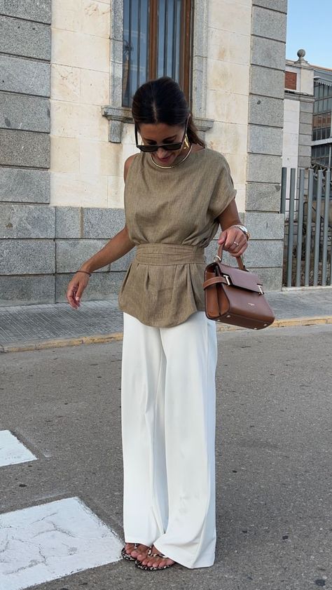 Effortless Outfits Casual, Summer Chique, Edgy Work Outfits, Simple Work Outfits, Elegant Outfit Classy, 70s Inspired Fashion, European Summer Outfits, Layered Fashion, Work Wear Women