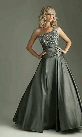 Pretty Prom Committee, Inexpensive Prom Dresses, Military Ball Dress, Princess Closet, Vestidos Maxi, Boutique Closet, Mode Glamour, 파티 드레스, Chique Outfits