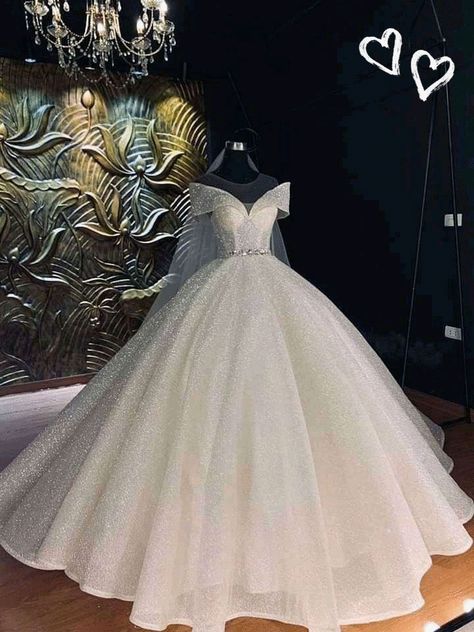 Glitter Ball Gown, Princess Ball Gowns Wedding Dress, Baju Kahwin, Dresses For Bride, Gowns Vintage, Big Wedding Dresses, Princess Bridal Gown, Glitter Ball, Bridal Gowns Vintage