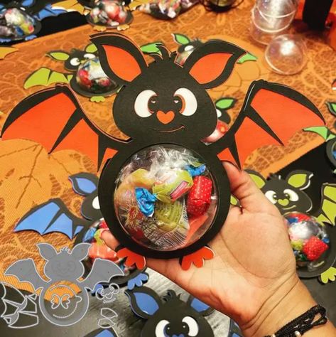 Candy Dome, Dulces Halloween, Ghost Witch, Packaging Ideas Business, Adornos Halloween, Gift Making, Candy Holder, Halloween Bat, Candy Favors